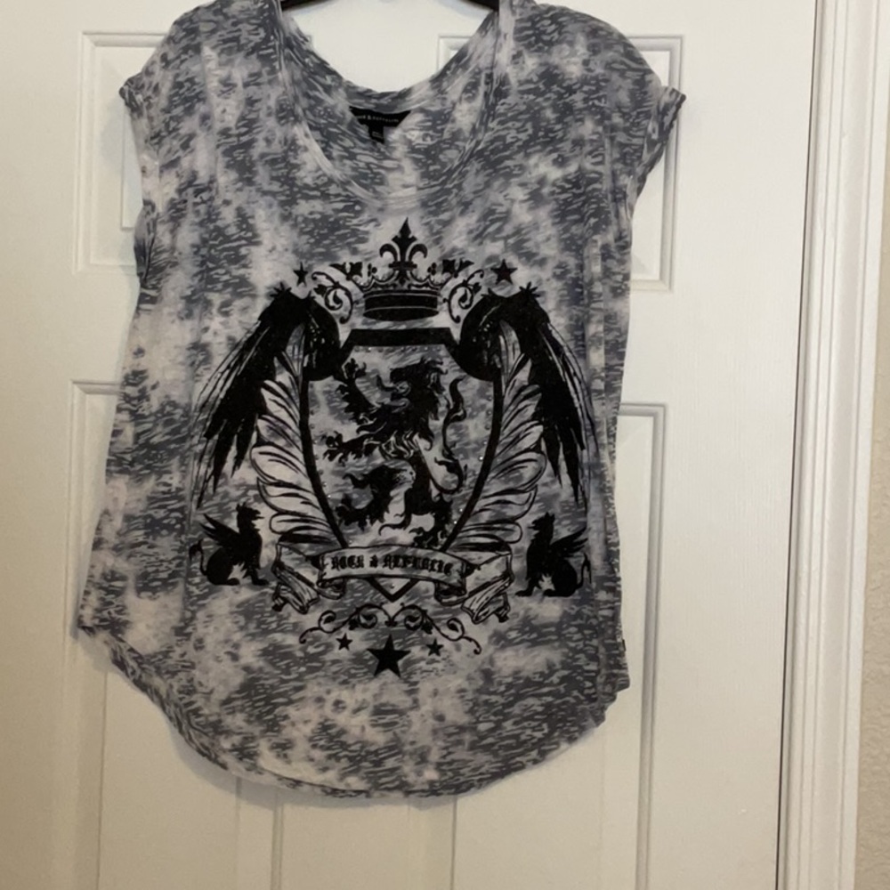 Rock and Republic Graphic Crest Print T-Shirt